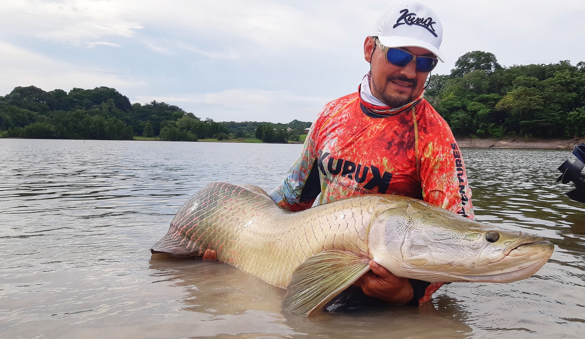 Pêche de l&rsquo;arapaima ou pirarucu en amazonie brésilienne